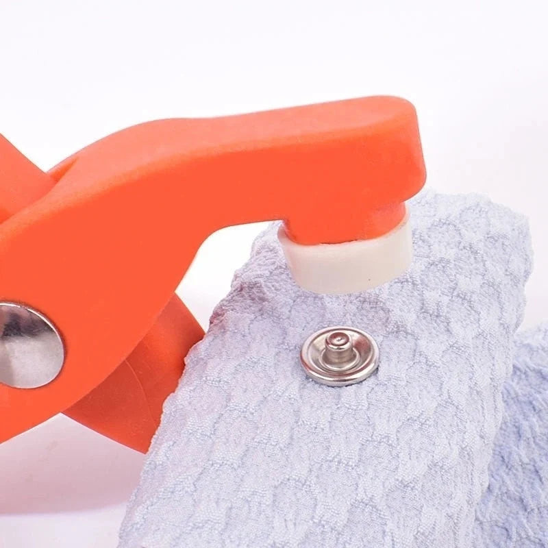 Pinza per Bottoni a Pressione – Kit Completo con Bottoni in Metallo