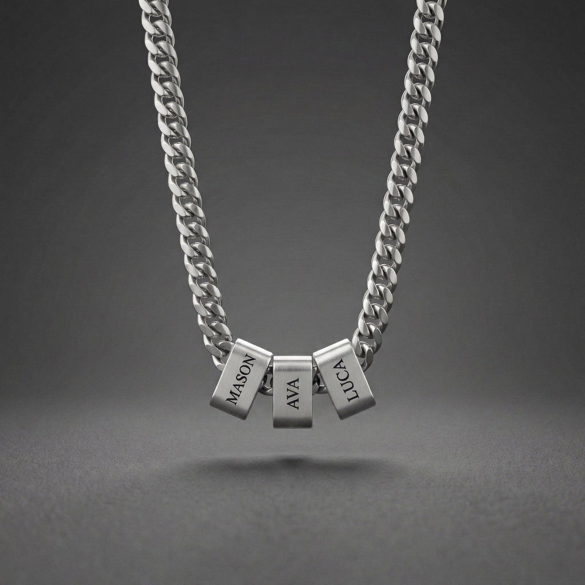 couleur Argento — Collana Uomo con Nomi Incisi – I nomi che porti con te