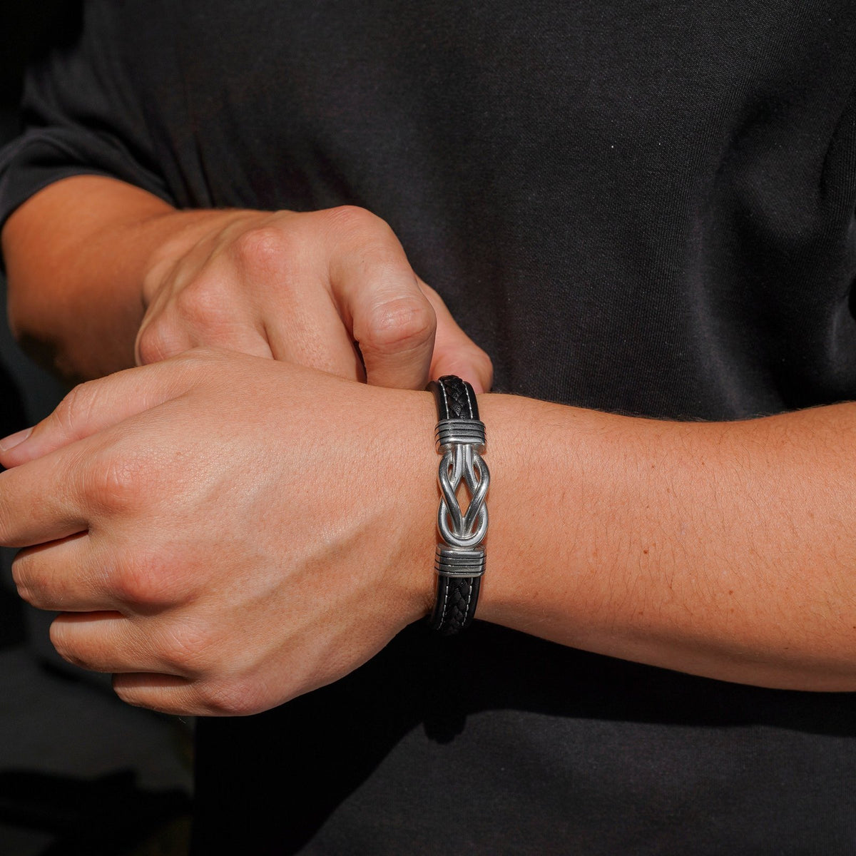 bracciale-in-pelle-intrecciata-nodo-dell-infinito-1774-section1
