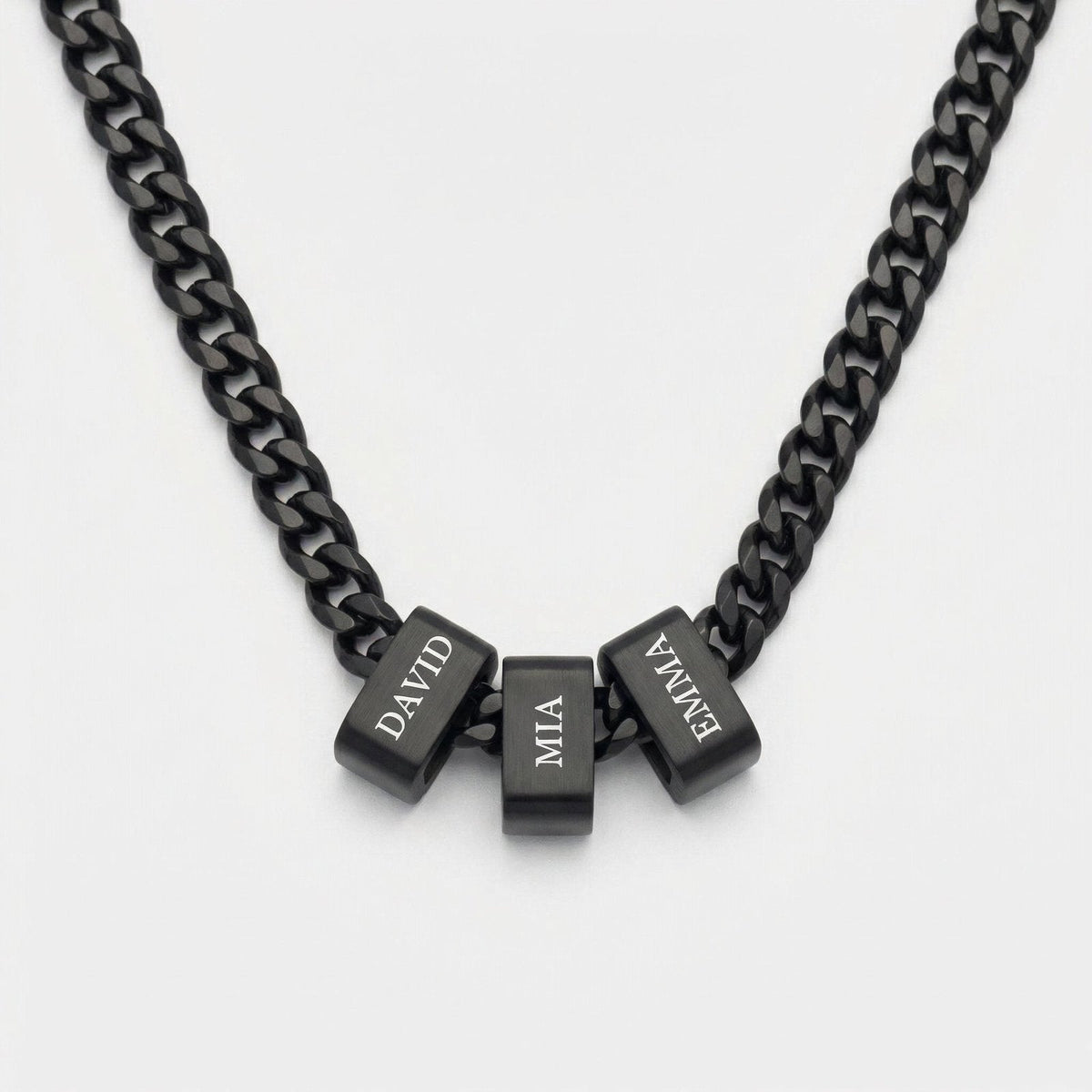 packshot — Collana Uomo con Nomi Incisi – I nomi che porti con te