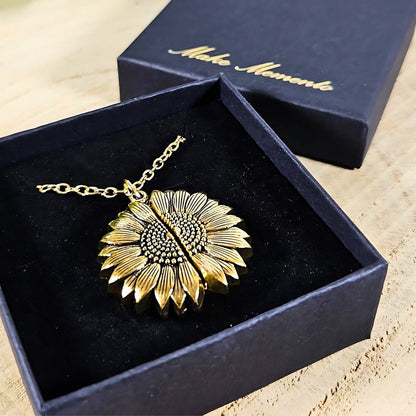 situation — Collana Girasole Apribile « You Are My Sunshine »