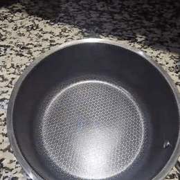 gif — Padella Antiaderente Ibrida Professionale – Rivestimento Ceramica e Titanio