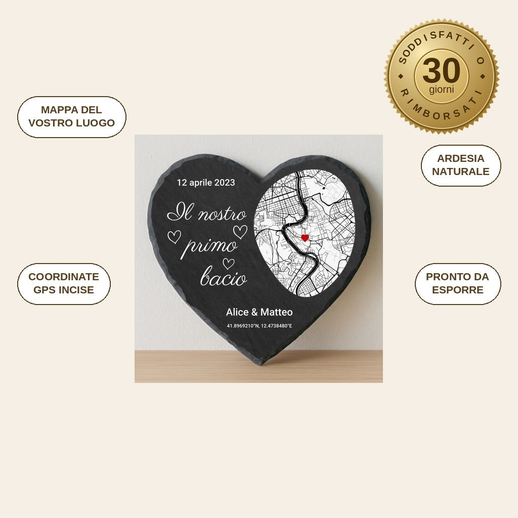 infographie — Cuore in Ardesia Personalizzato «Il Nostro Primo Bacio» – Mappa, Data, Nomi e Coordinate GPS (20×20 cm)