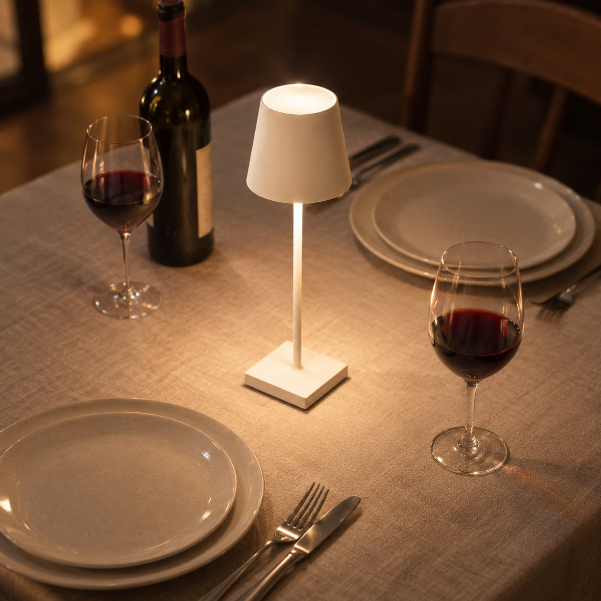 situation — Lampada da tavolo ricaricabile senza fili – luce calda dimmerabile al tocco